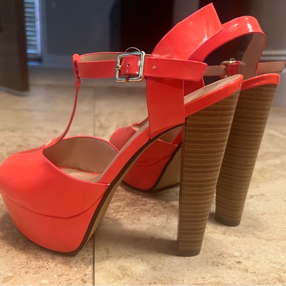 Heart in D Coral Peep Toe Platform Heels - Picture 5 of 8